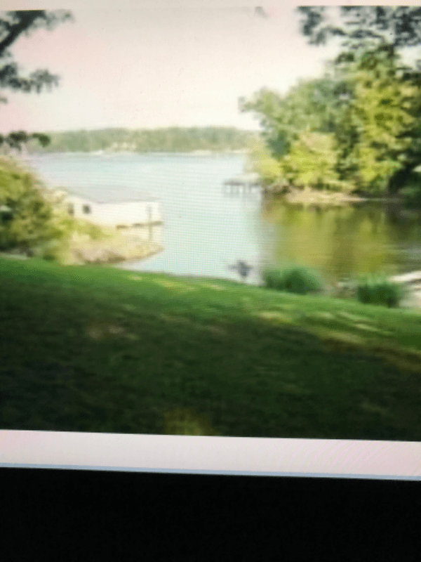 Lake Wylie House: 5221 Green Cove Road