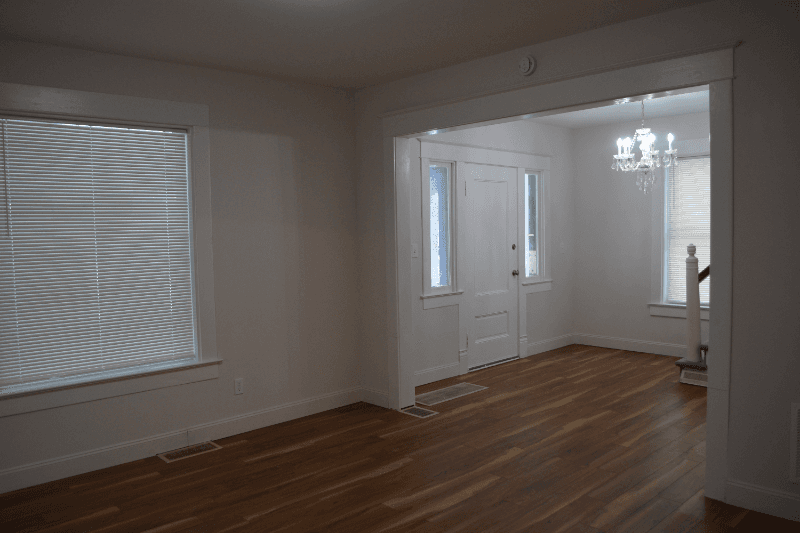 Utica House: 225 Thieme Place
