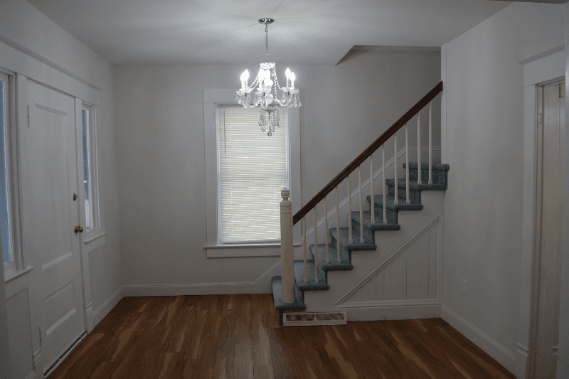 Utica House: 225 Thieme Place