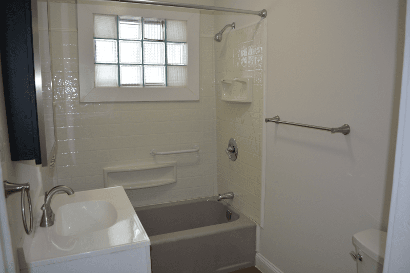Utica House: 225 Thieme Place