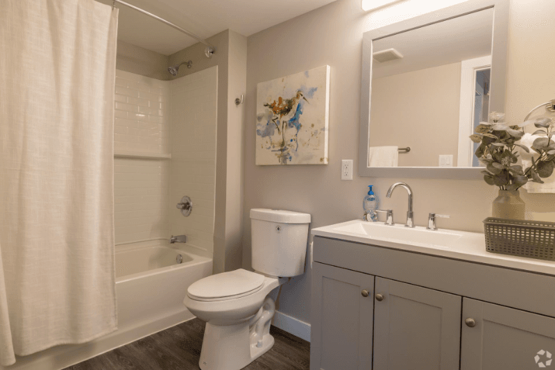 Glendale Apartment: 1616 W Bender Rd