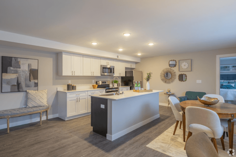 Glendale Apartment: 1616 W Bender Rd