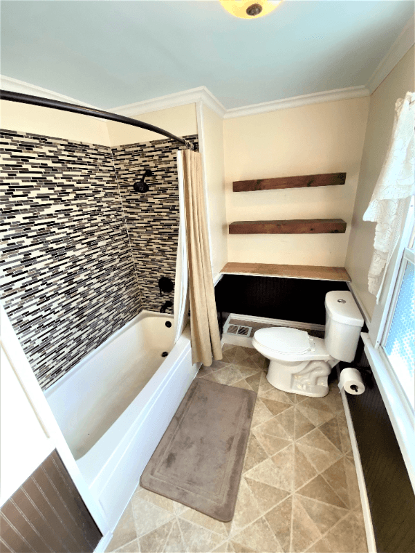 DANVILLE House: 672 Bloom