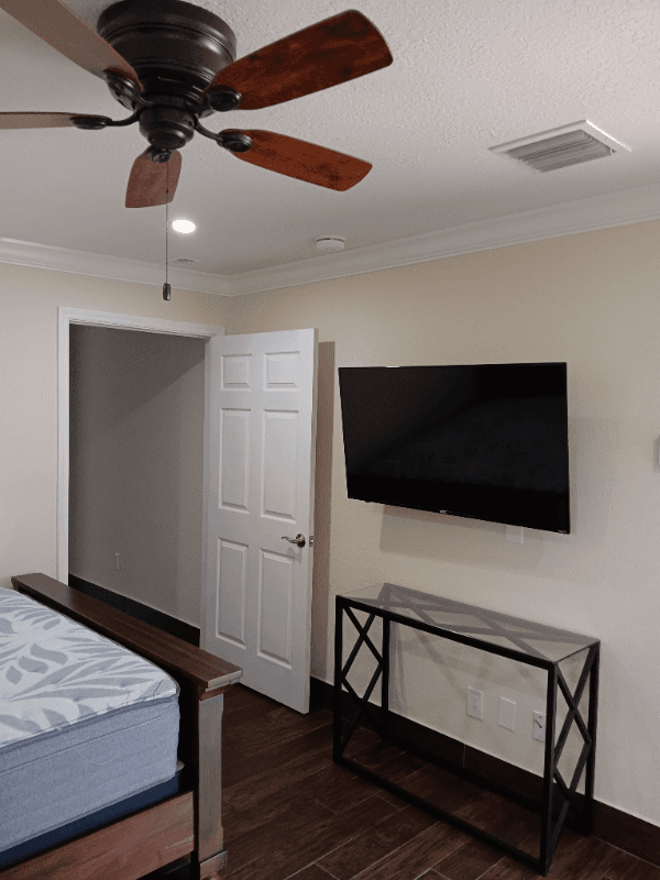 Port Saint Lucie House: 1257 SE Airoso Blvd