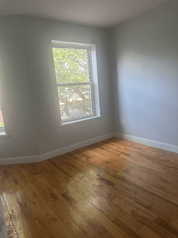 Bronx House: 54 Bolton Ave
