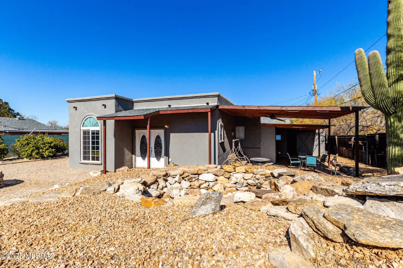 tucson House: 2144 N Madelyn Ave