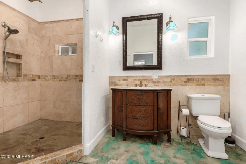 tucson House: 2144 N Madelyn Ave