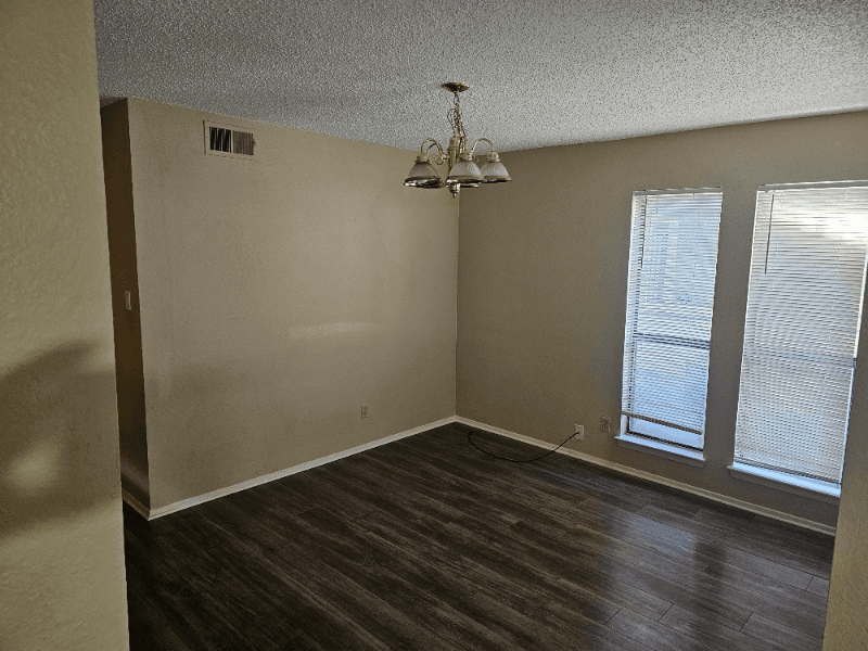 Dallas Condo: 9605 Walnut