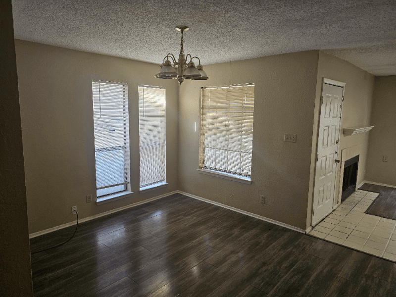 Dallas Condo: 9605 Walnut