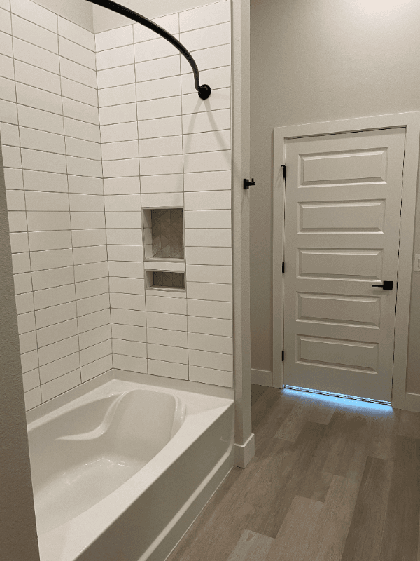 Denver Single Room: 2600 Wewatta Way