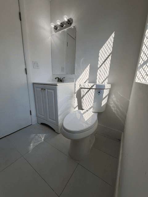 Miami Beach Apartment: 1044 Michigan Avenue