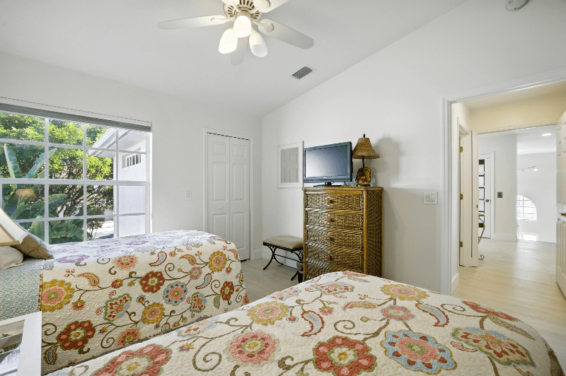 Naples Condo: 6000 Pinnacle Ln