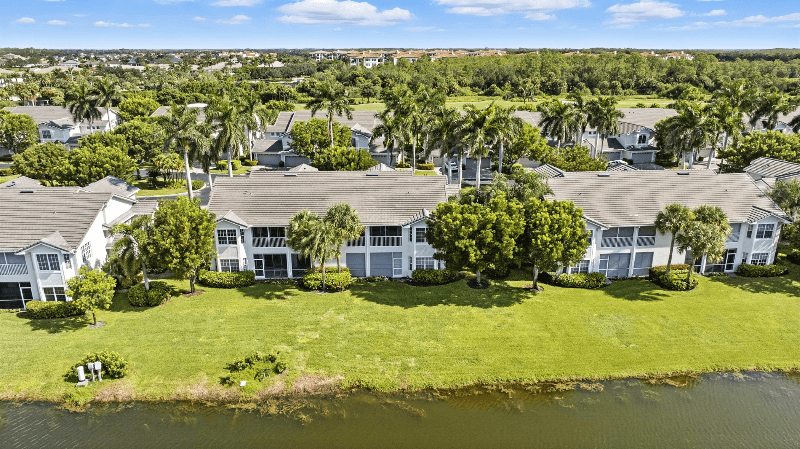 Naples Condo: 6000 Pinnacle Ln