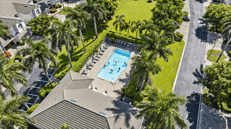 Naples Condo: 6000 Pinnacle Ln
