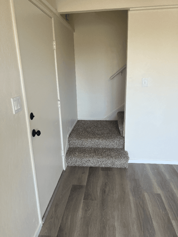 Vallejo House: 240 Holly st