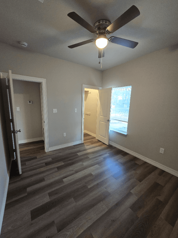 Longview Multiplex: 1215 Fairway Drive