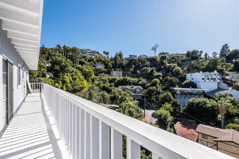 Los Angeles House: 3XX5 Sunswept Drive
