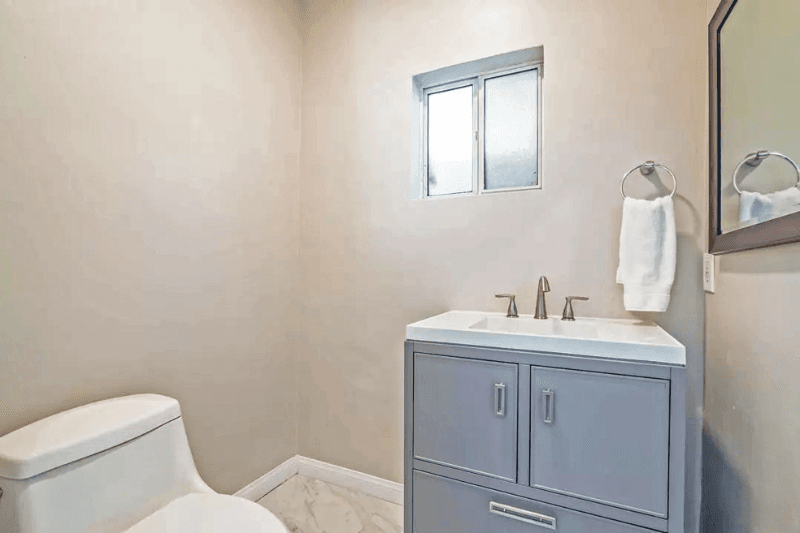 Los Angeles House: 3XX5 Sunswept Drive