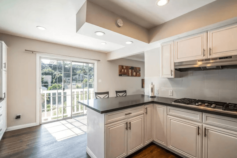 Los Angeles House: 3XX5 Sunswept Drive