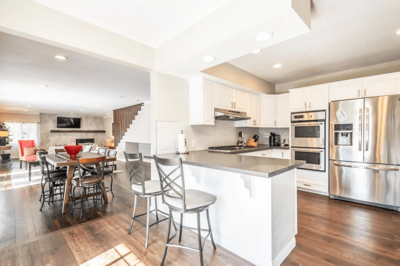 Los Angeles House: 3XX5 Sunswept Drive