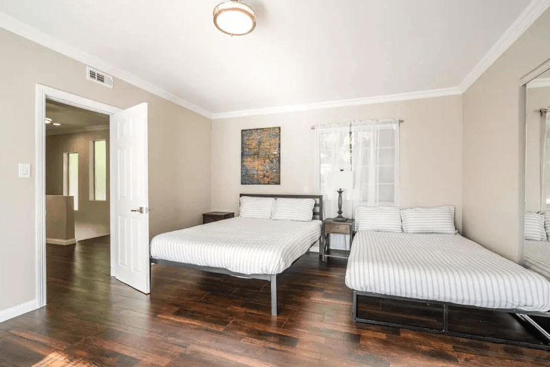 Los Angeles House: 3XX5 Sunswept Drive