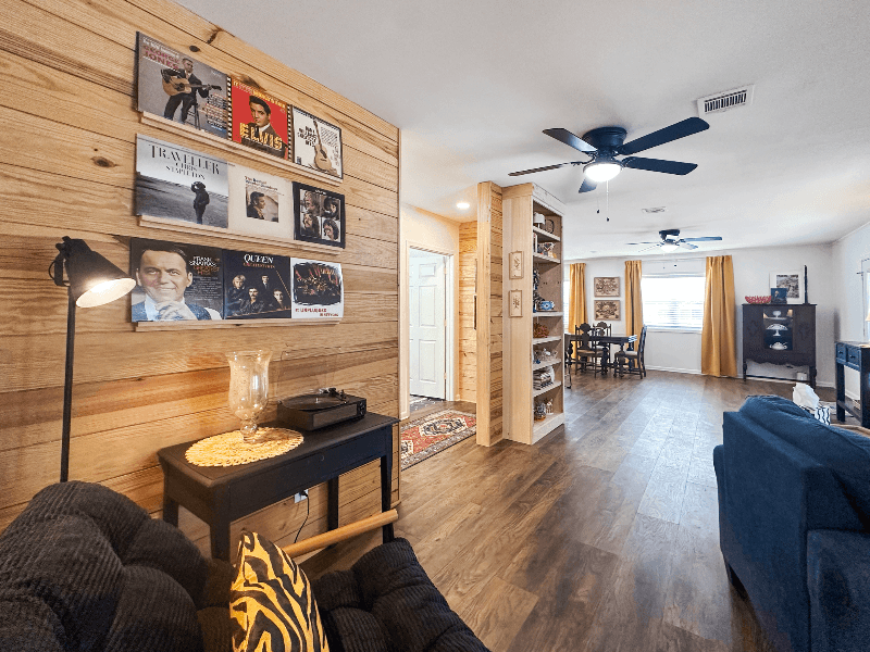 West Monroe House: 402 Wallace Dean Rd