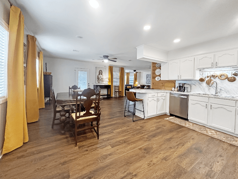 West Monroe House: 402 Wallace Dean Rd