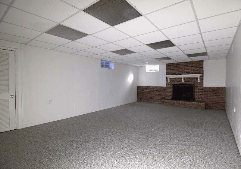 Warsaw House: 2105 S. 150 W.
