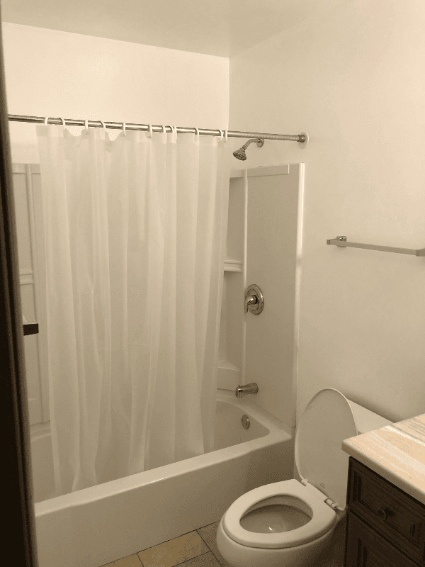 Vernon Hills Apartment: 650 Westmoreland Dr