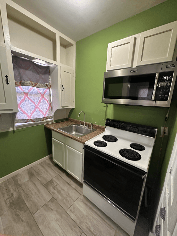 Omaha Townhome: 623 S 33rd St