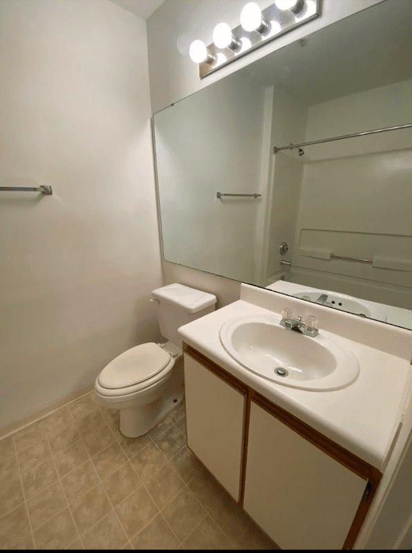 Raleigh Single Room: 1230 University Ct 002 b