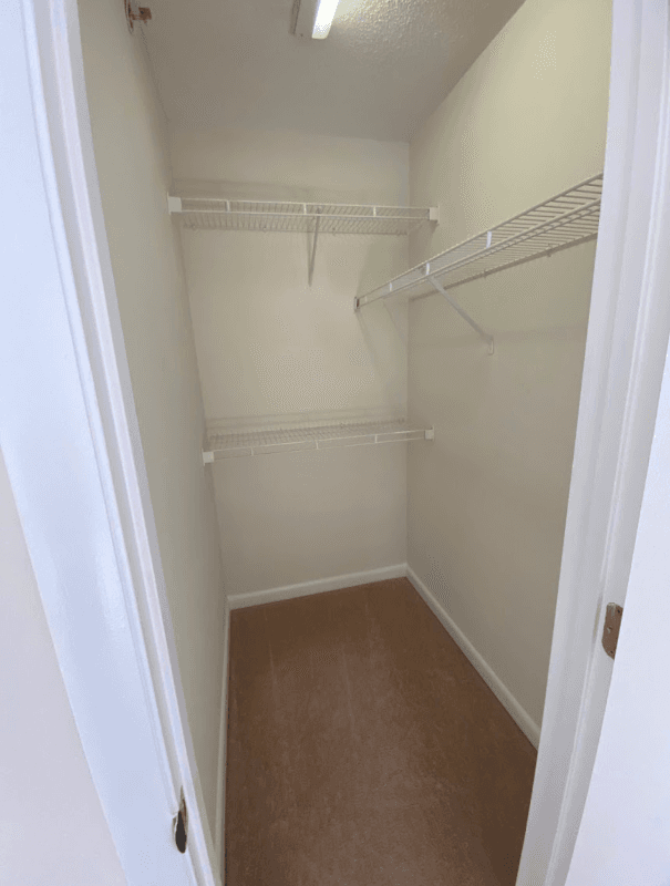 Raleigh Single Room: 1230 University Ct 002 b