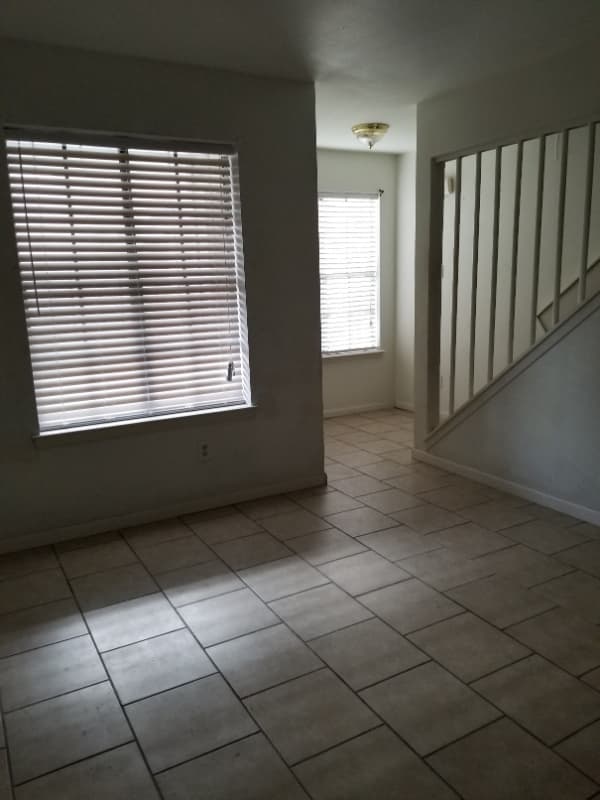 Bryan Apartment: 1102 Verde Dr. Bryan, TX 77801