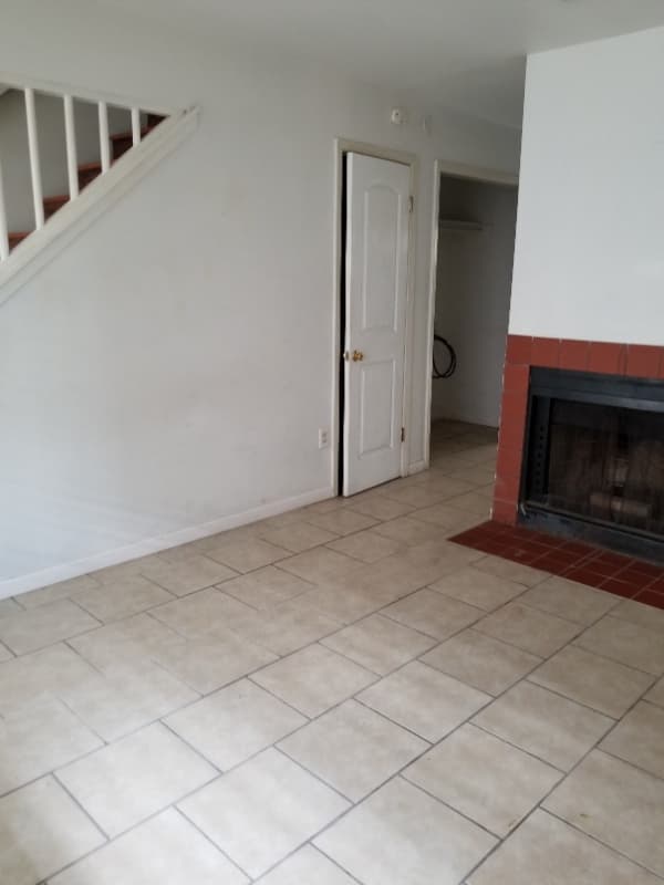 Bryan Apartment: 1102 Verde Dr. Bryan, TX 77801