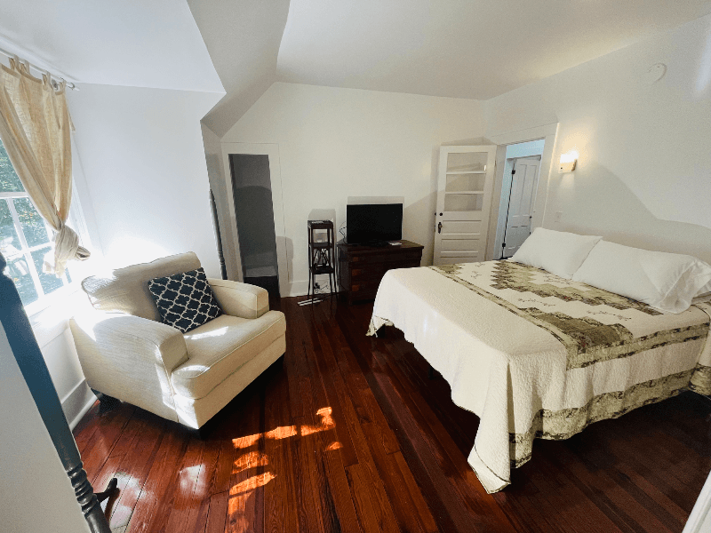 Gainesville House: 1124 NW 4th Street