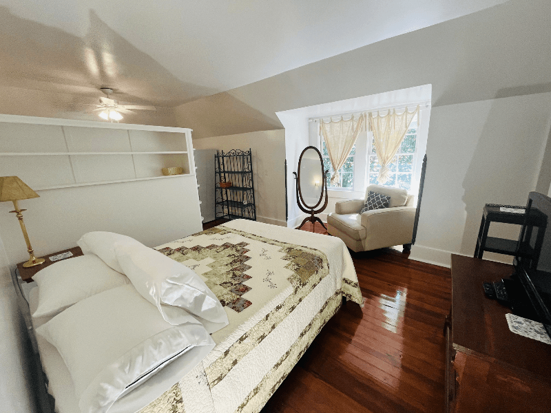 Gainesville House: 1124 NW 4th Street