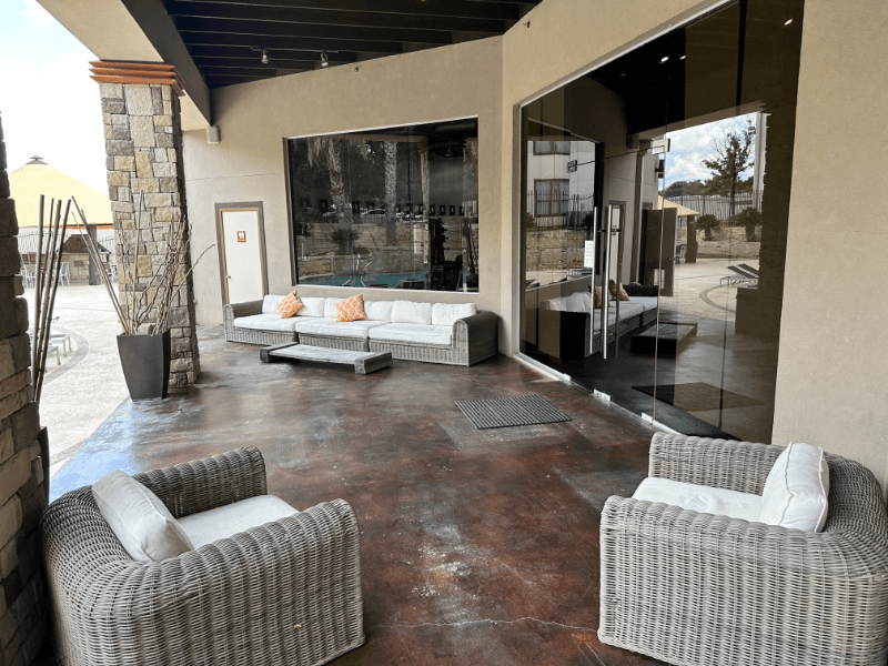 San Antonio House: 6201 Grissom Rd