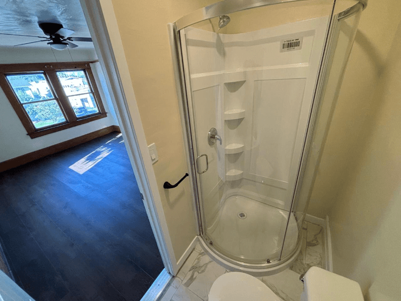 Los Angeles Single Room: 526 W 49th St Los Angeles, CA 90037