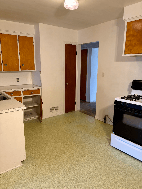 Flint House: 5813 Edwards Ave