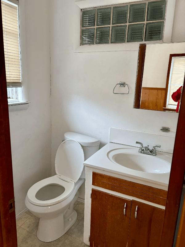Flint House: 5813 Edwards Ave