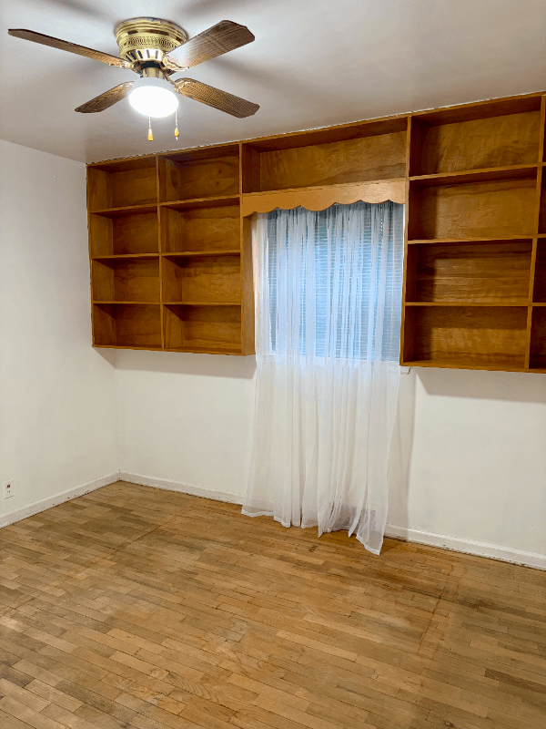 Flint House: 5813 Edwards Ave