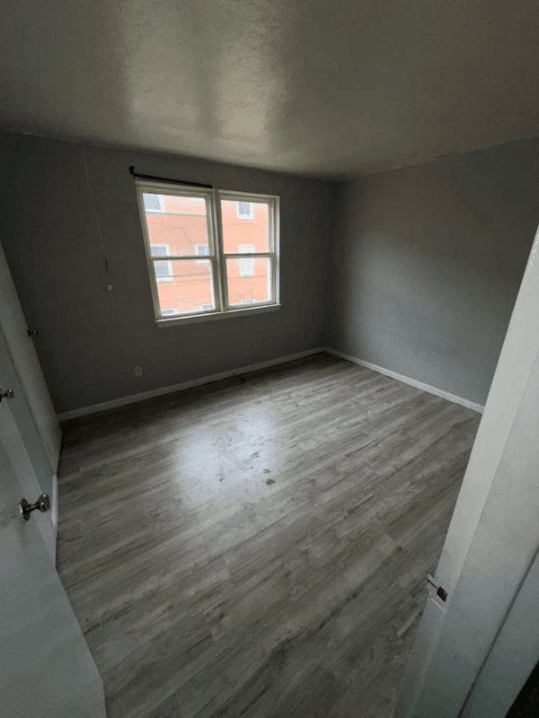East Cleveland Apartment: 13965 Superior Road