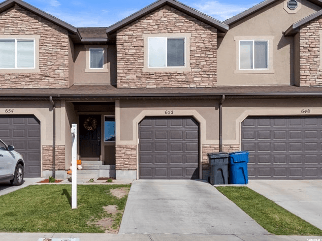 Saratoga Springs Townhome: 652 W Pimlico Dr