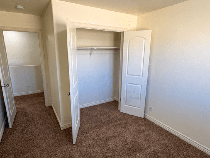 Saratoga Springs Townhome: 652 W Pimlico Dr