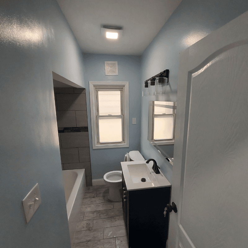 Ecorse House: 16 E Charlotte