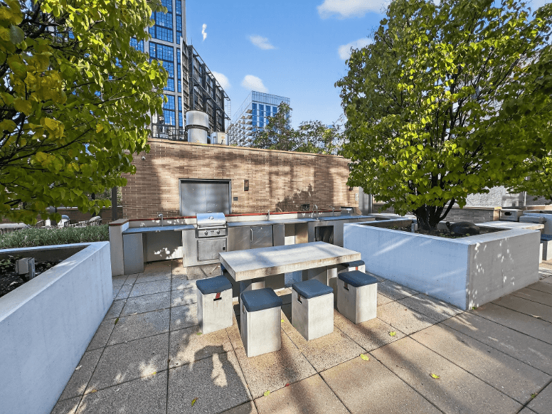 Chicago Condo: 167 N Desplaines St