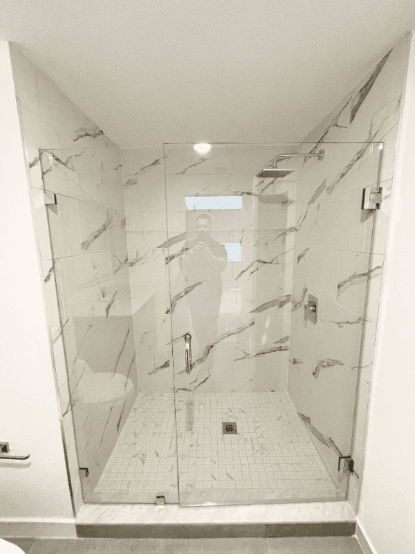 Hollywood Apartment: 1940 Van Buren Street