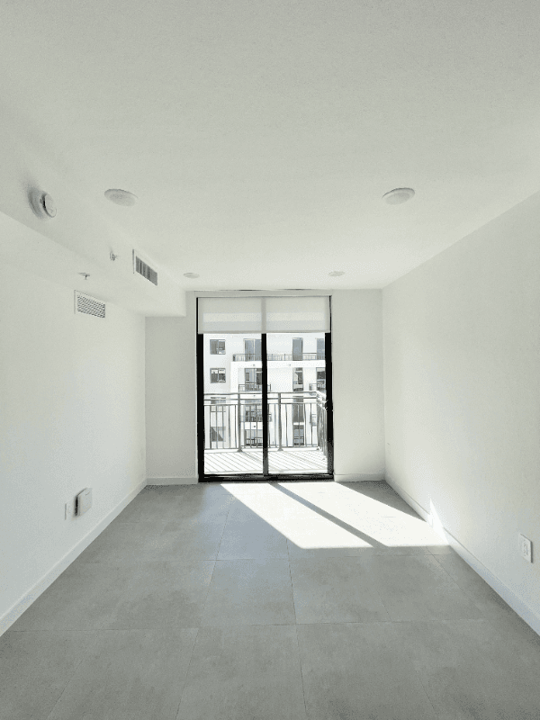 Hollywood Apartment: 1940 Van Buren Street