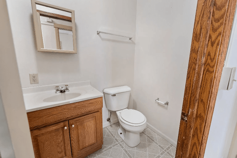 Milwaukee Apartment: 2311 W Wisconsin Ave
