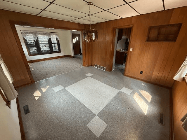 Cloquet House: 000 Maple